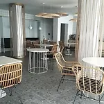 E.j. Bay Hotel Kato Pyrgos
