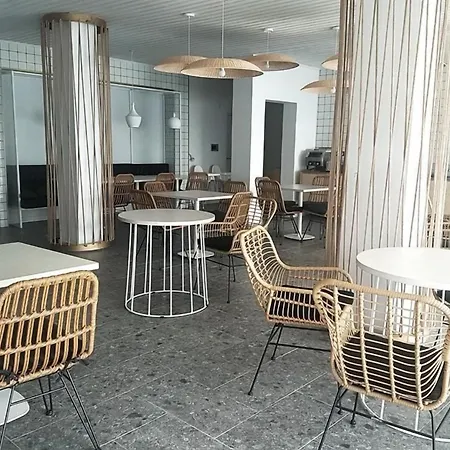 E.j. Bay Hotel Kato Pyrgos