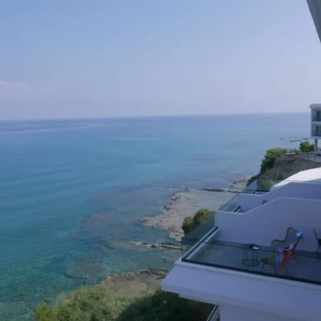 Hotel E.j. Bay Kato Pyrgos