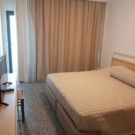 E.j. Bay 2* Kato Pyrgos