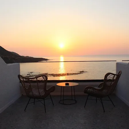 E.j. Bay Hotel Kato Pyrgos