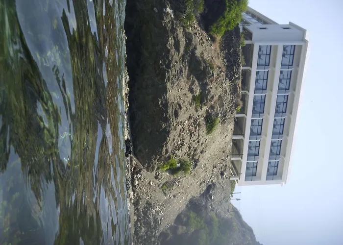 E.j. Bay 2* Kato Pyrgos