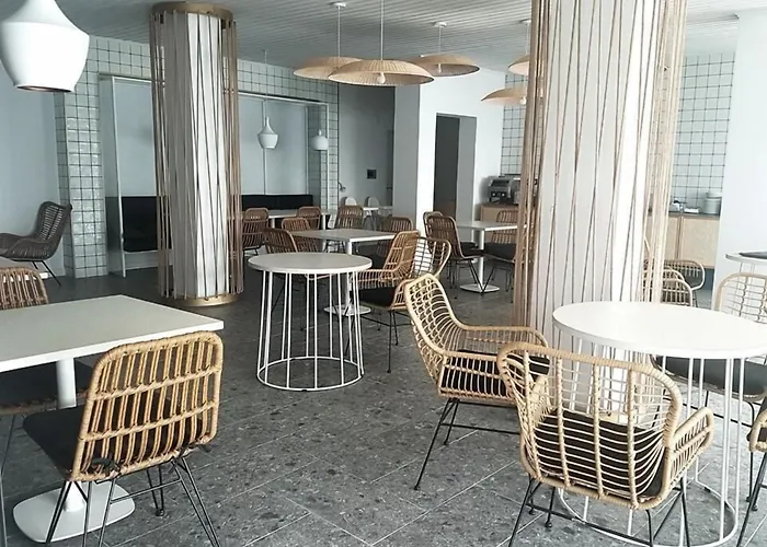 E.j. Bay Hotel Kato Pyrgos