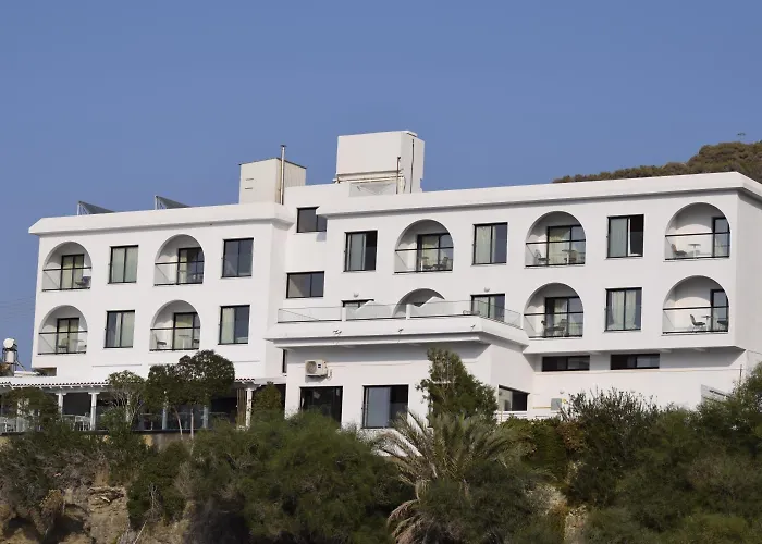 Hotel E.j. Bay Kato Pyrgos