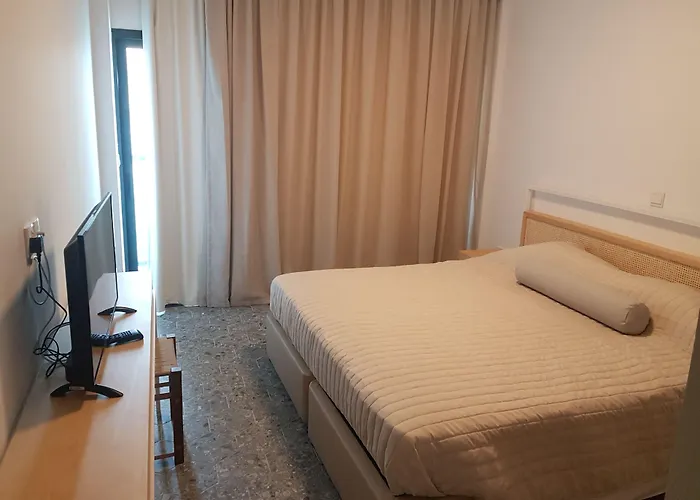 E.j. Bay 2* Kato Pyrgos